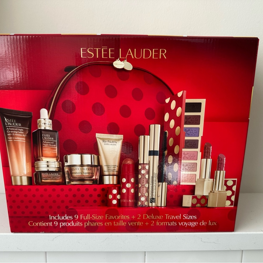 NEW! Estée Lauder’sBlockbuster Giftset with 9 Full Size Favorites! ($652 value)